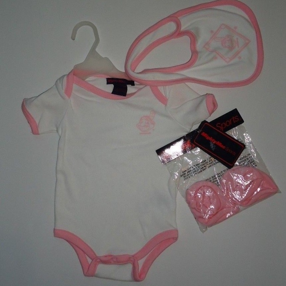 CLEVELAND INDIANS BODYSUIT BIB BOOTIES INFANT GIRL